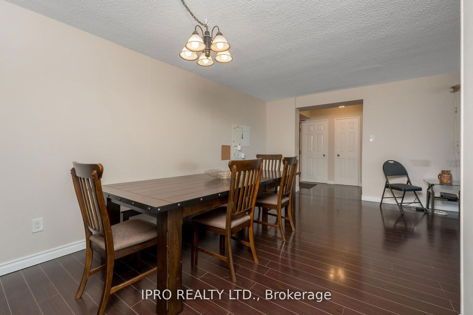 5 Lisa St, unit 805 for sale