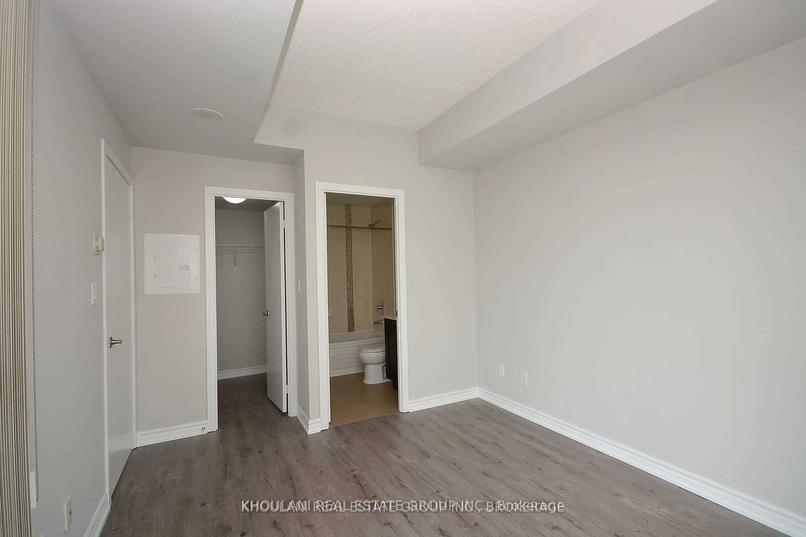 4070 Confederation Pkwy, unit 902 for rent