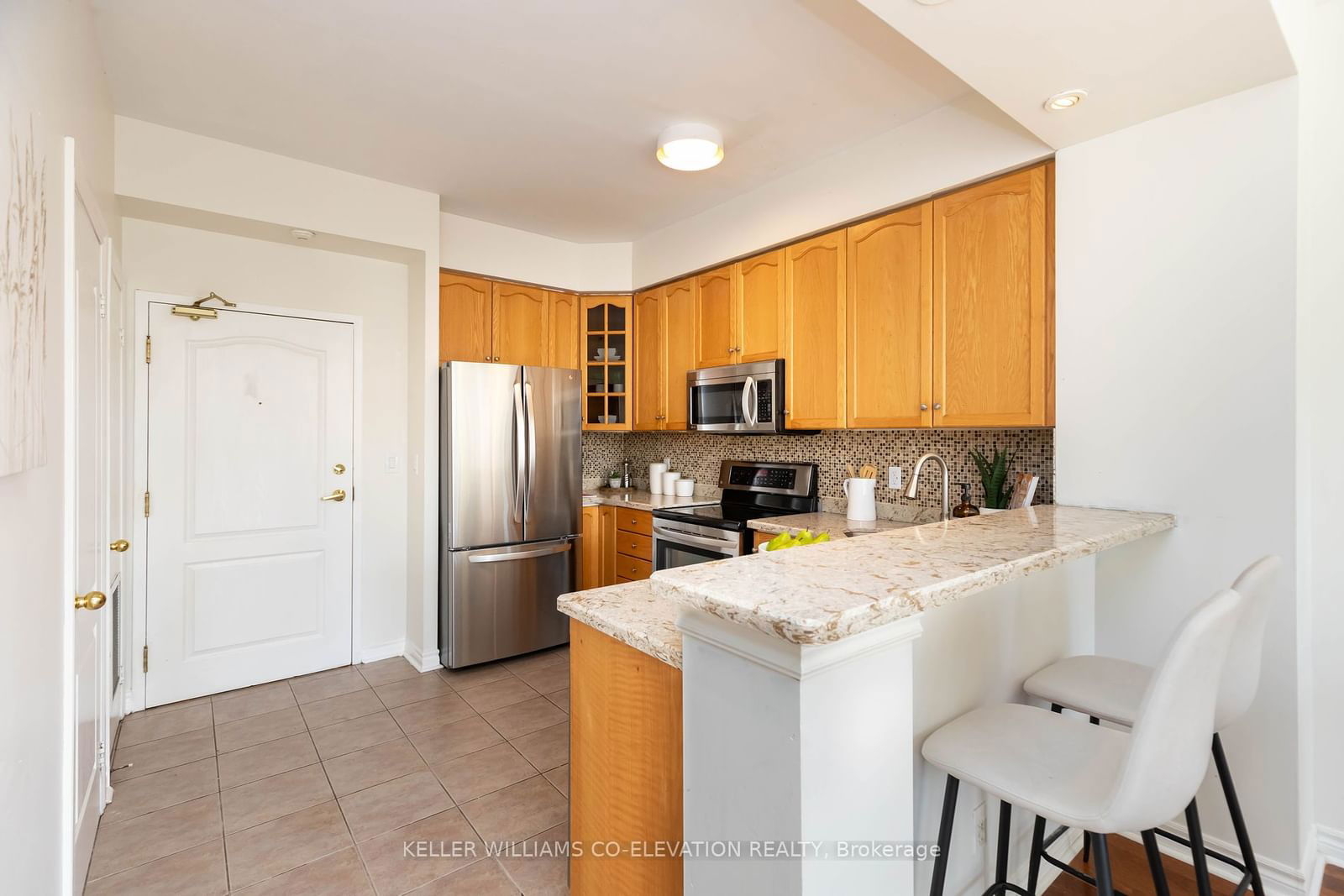 3531 Lake Shore Blvd W, unit 211 for sale