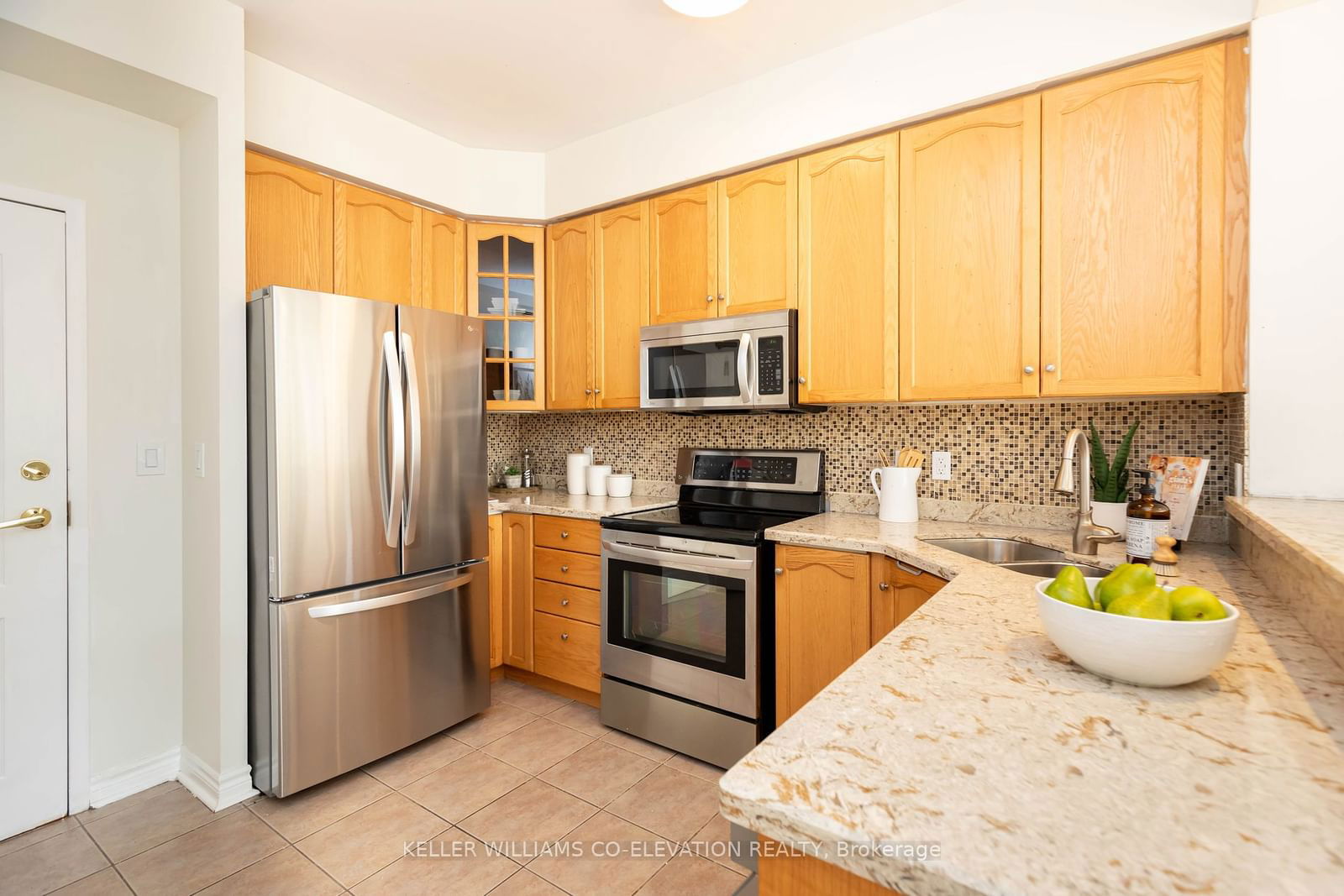 3531 Lake Shore Blvd W, unit 211 for sale