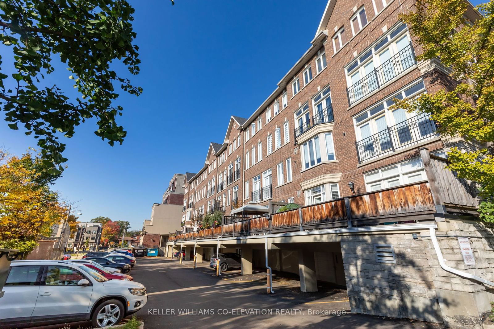 3531 Lake Shore Blvd W, unit 211 for sale