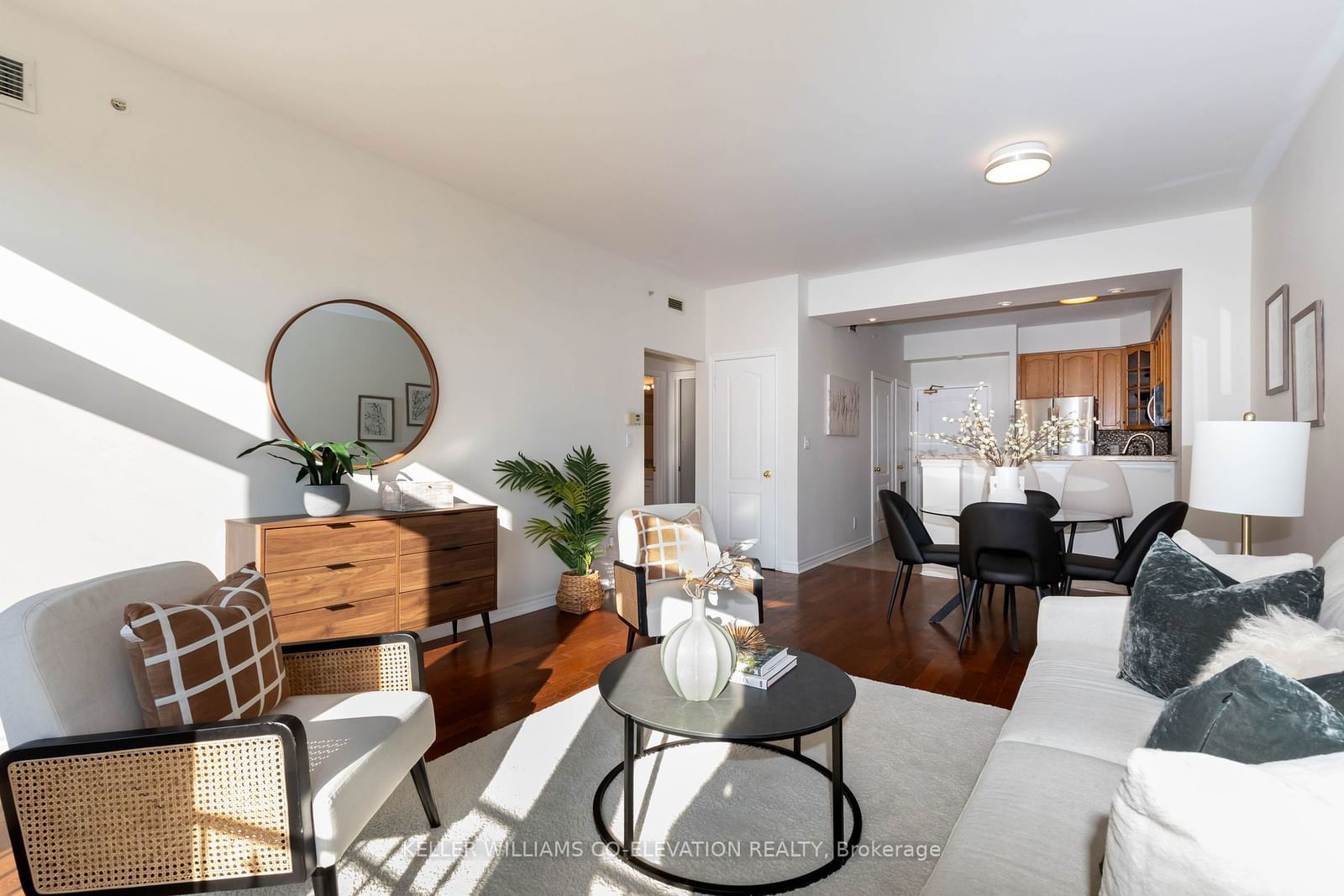 3531 Lake Shore Blvd W, unit 211 for sale