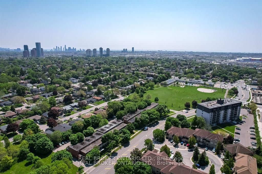 Queenscourt Condos, Etobicoke, Toronto