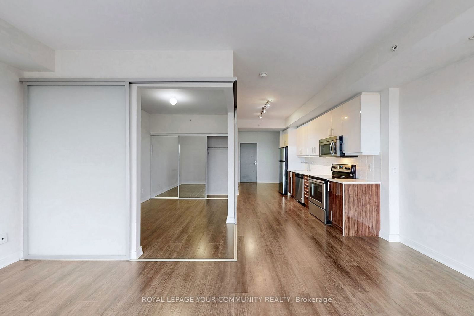 760 The Queensway, unit 510 for rent