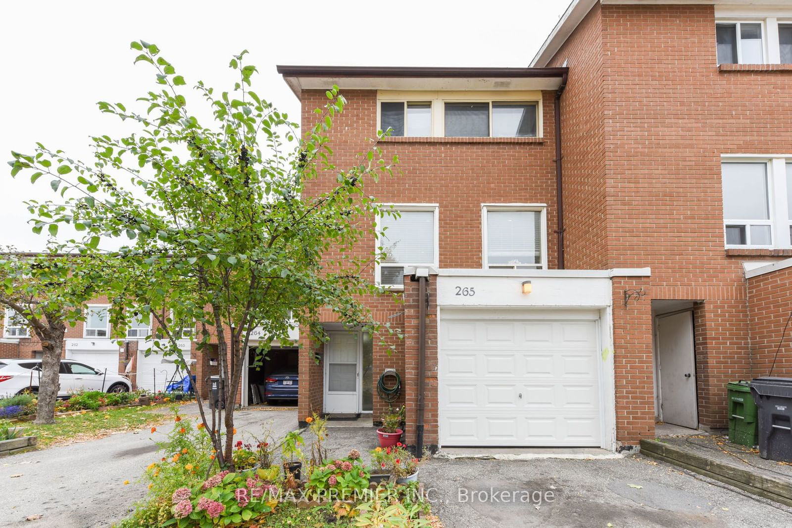 3 Kendleton Drive Townhouses, Etobicoke, Toronto