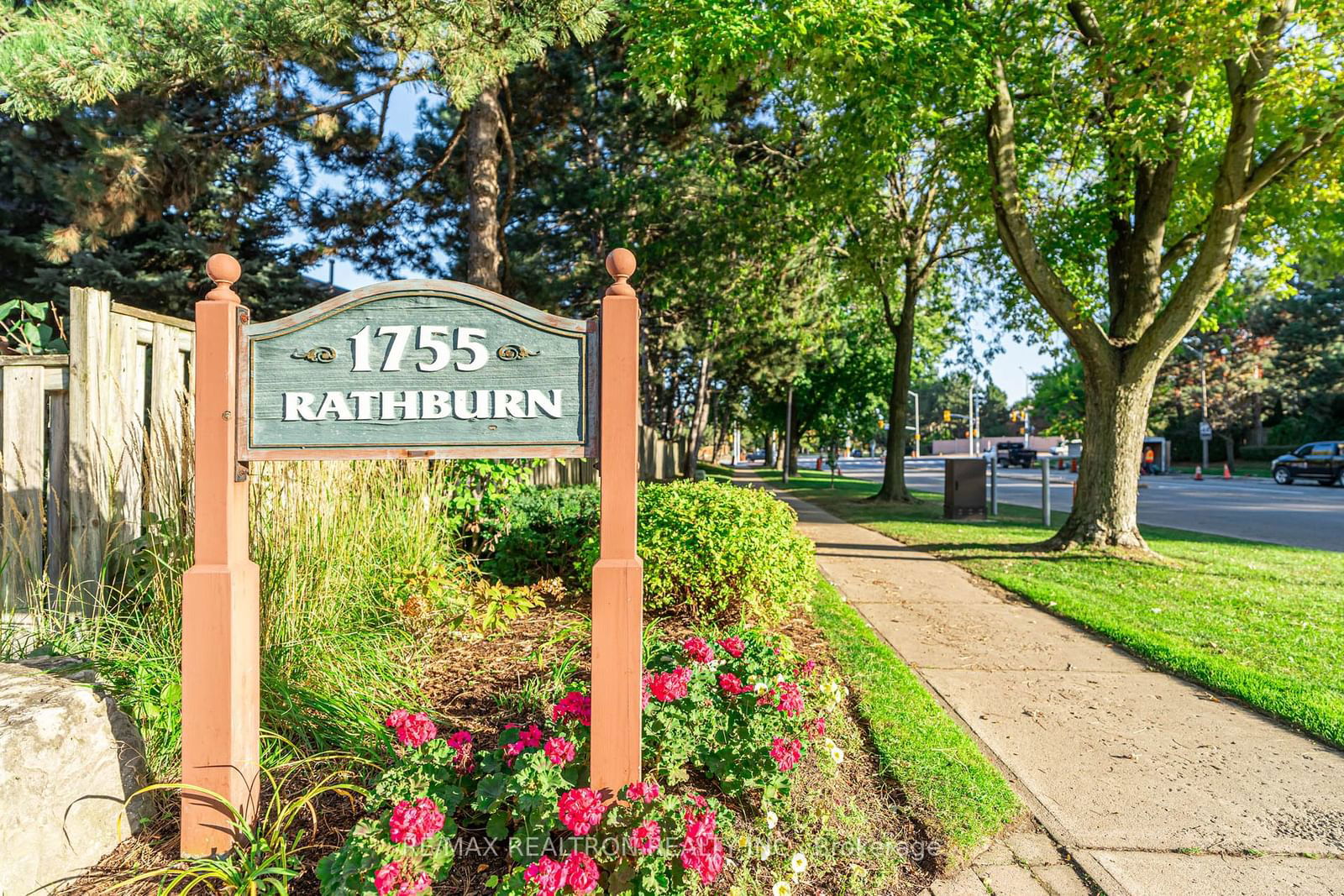 1755 Rathburn Rd E, unit 18 for sale