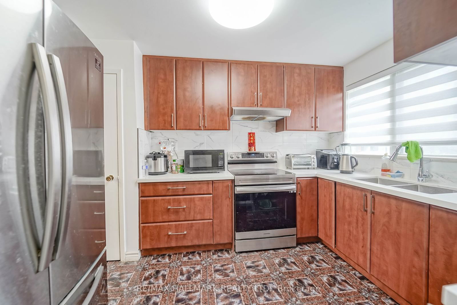 353 DRIFTWOOD Ave, unit #2 for sale