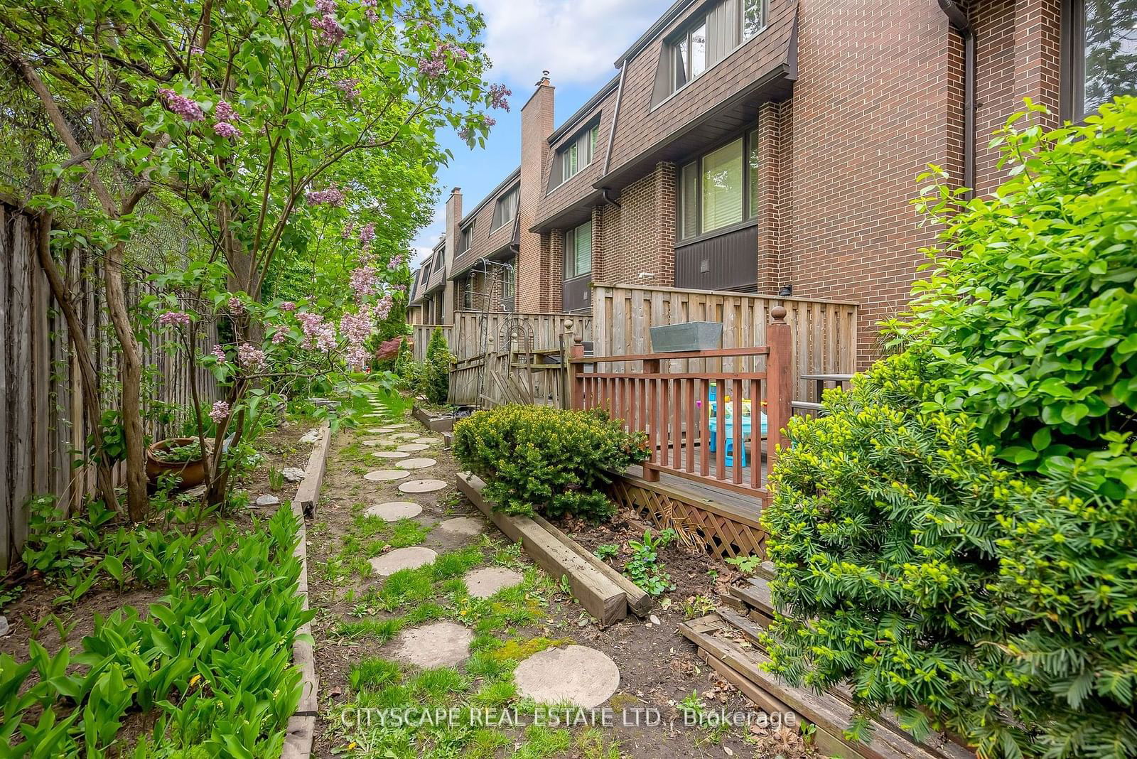 Islington Place Townhouses, Etobicoke, Toronto