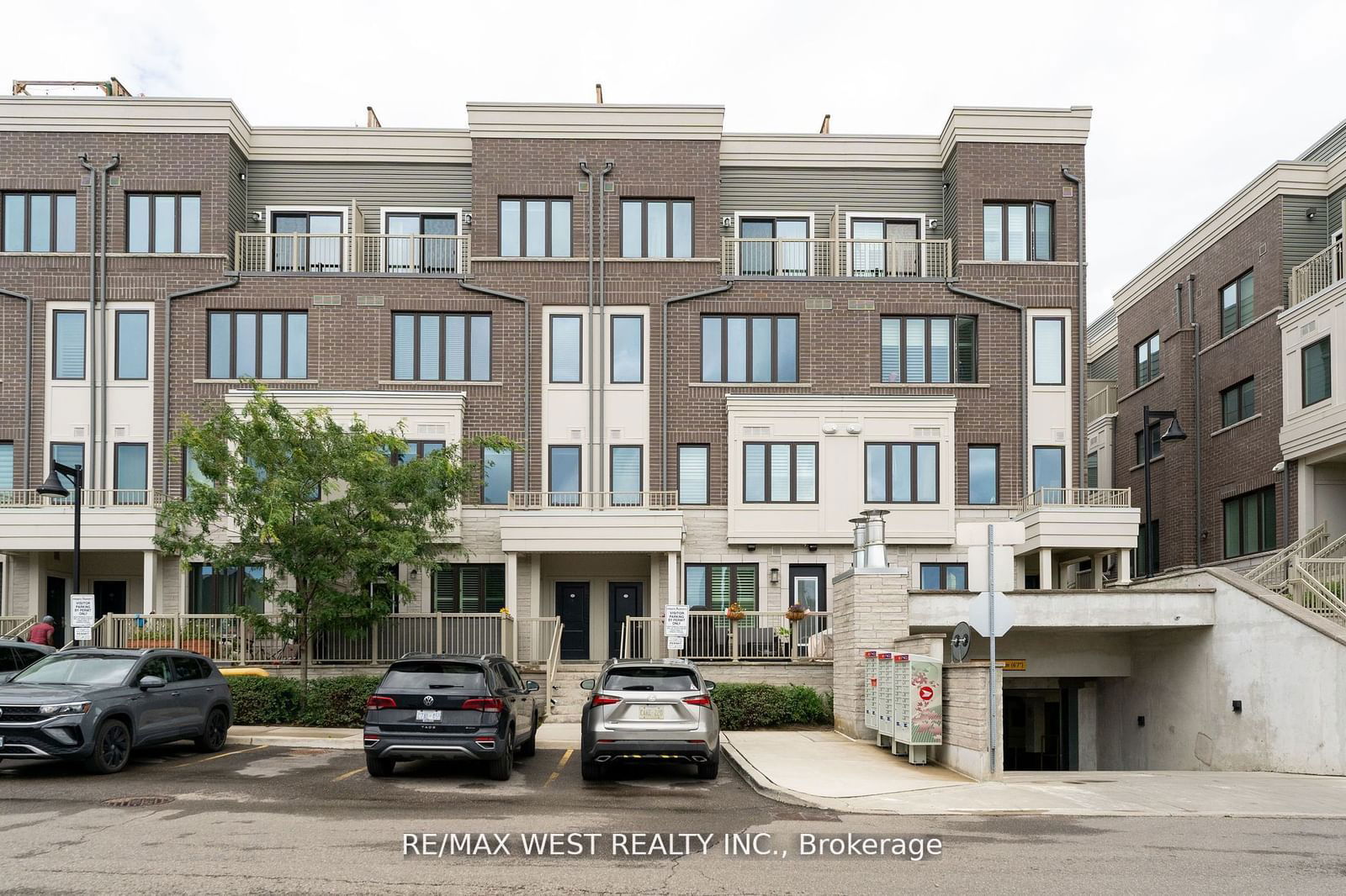 Minto LongBranch Townhomes, Etobicoke, Toronto