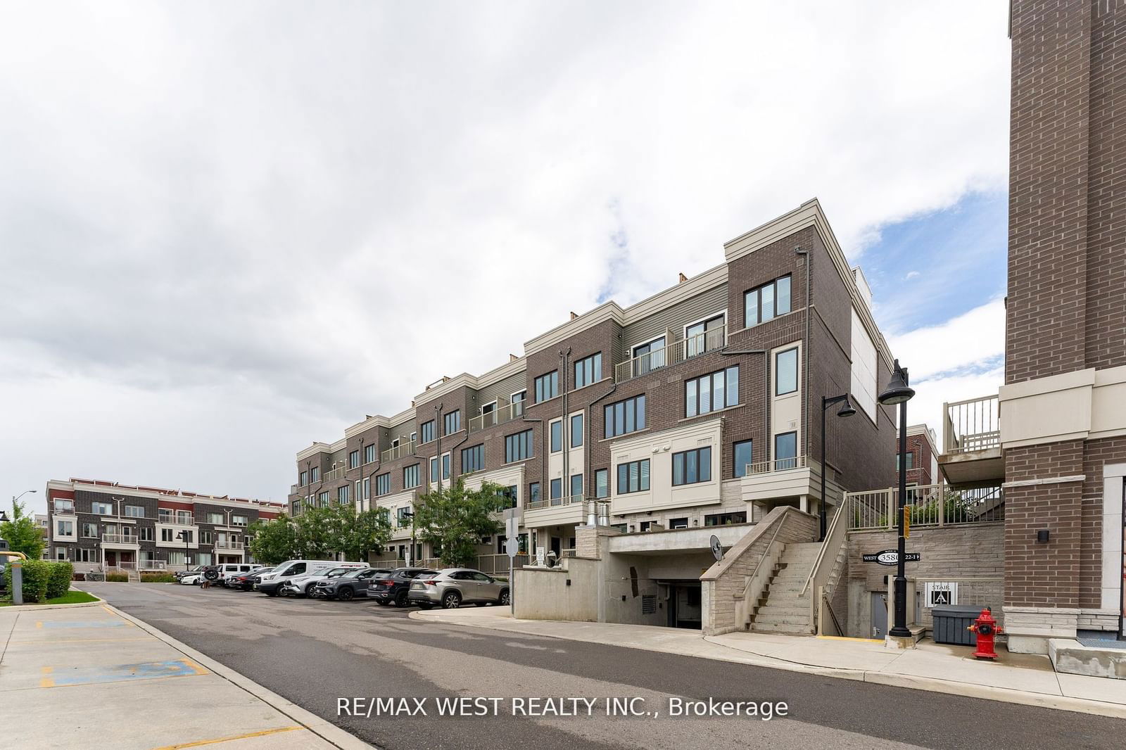 Minto LongBranch Townhomes, Etobicoke, Toronto