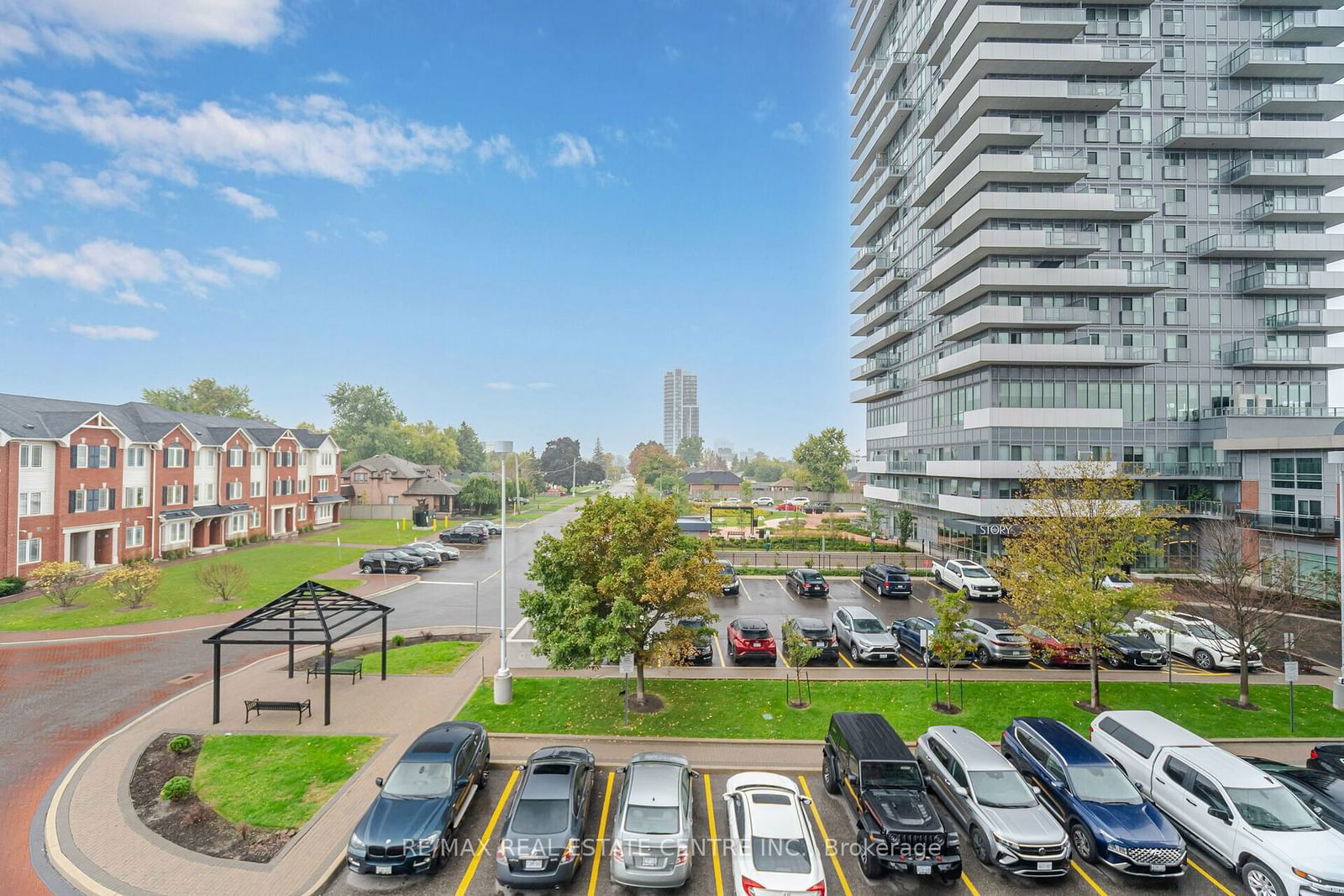 215 Queen St E, unit 304 for sale