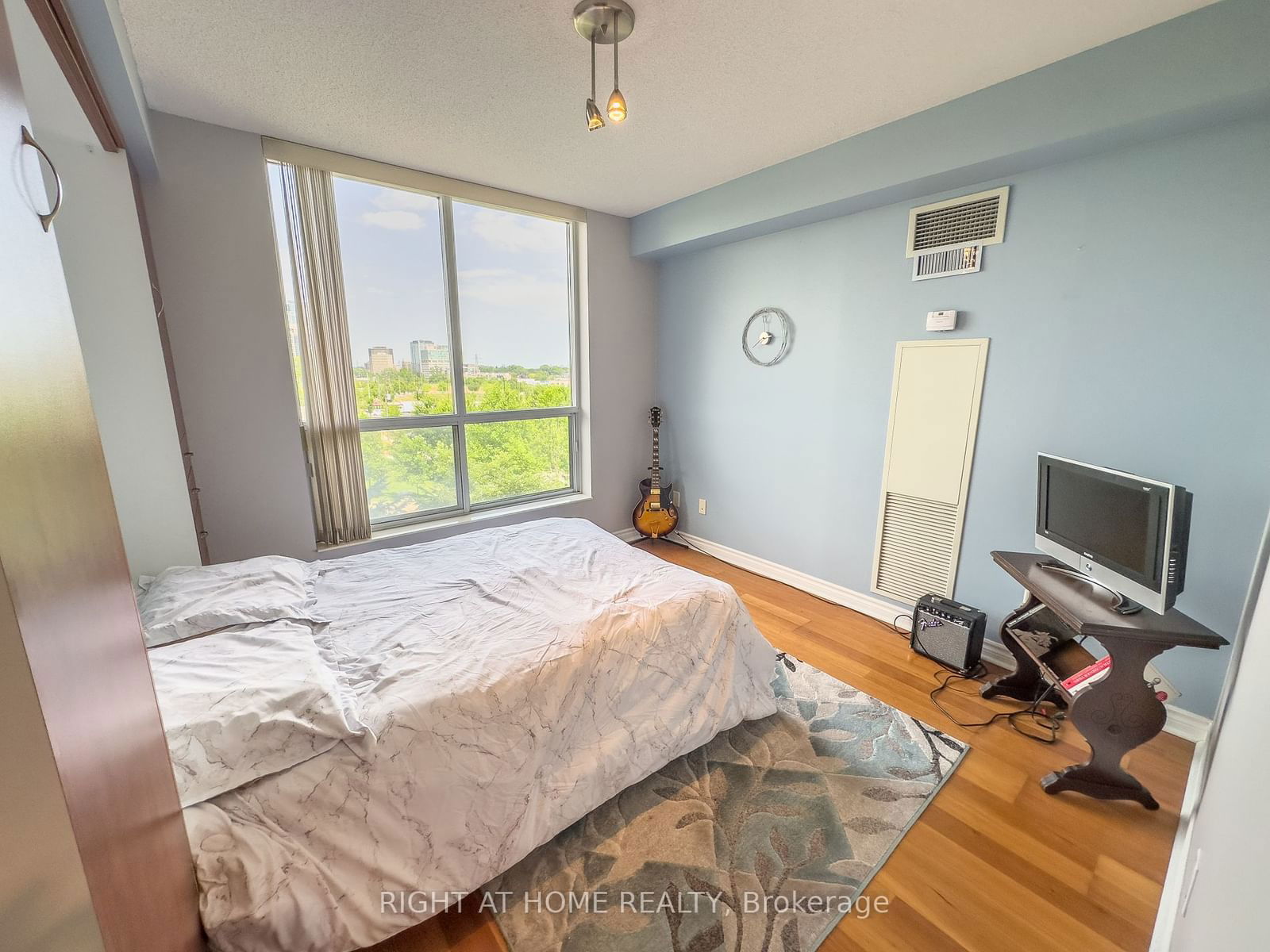 5229 Dundas St W, unit 308 for sale