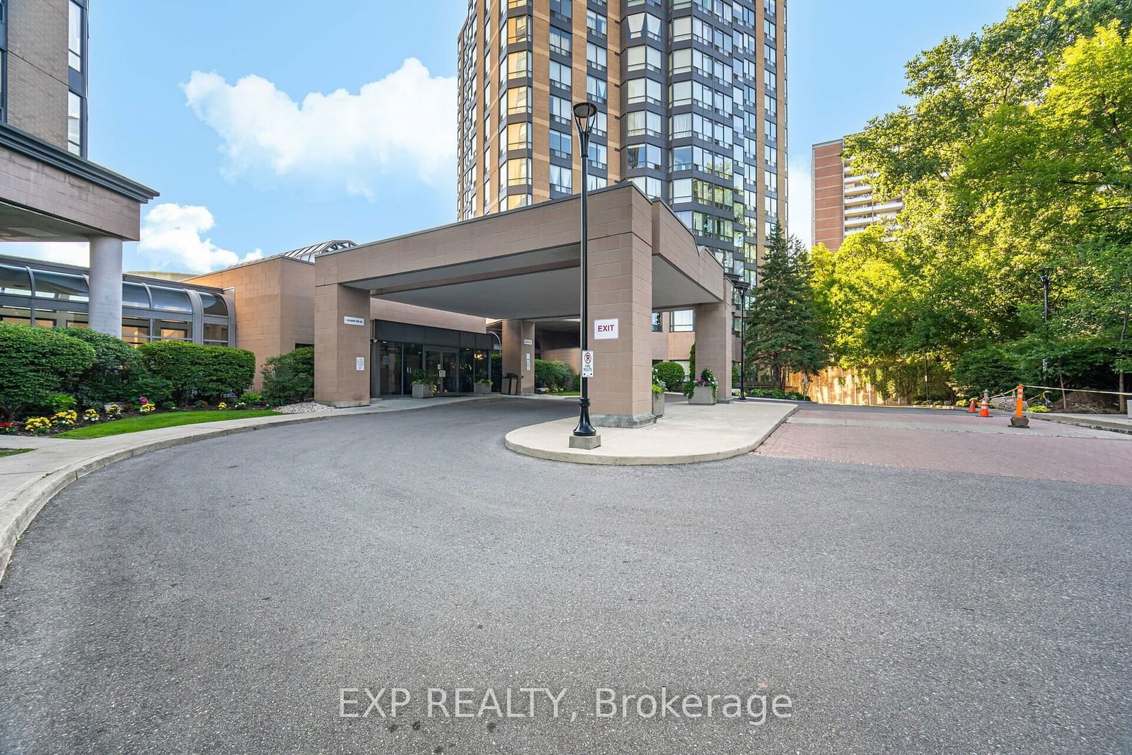 1 Hickory Tree Rd, unit 401 for sale