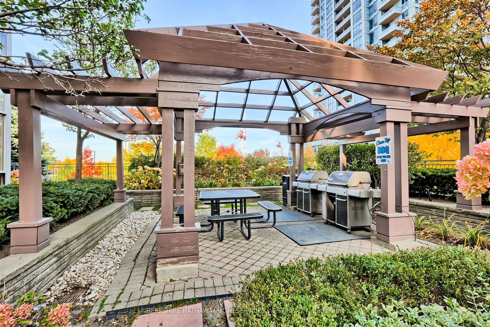 5229 Dundas St W, unit 1602 for sale