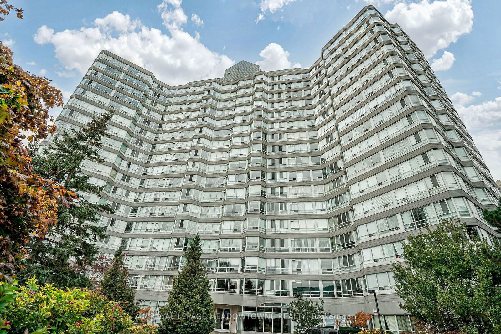 50 Kingsbridge Garden Circ, unit 1512 for rent