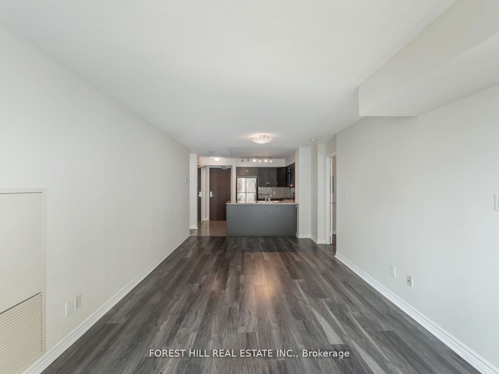 335 Rathburn Rd W, unit 1510 for rent