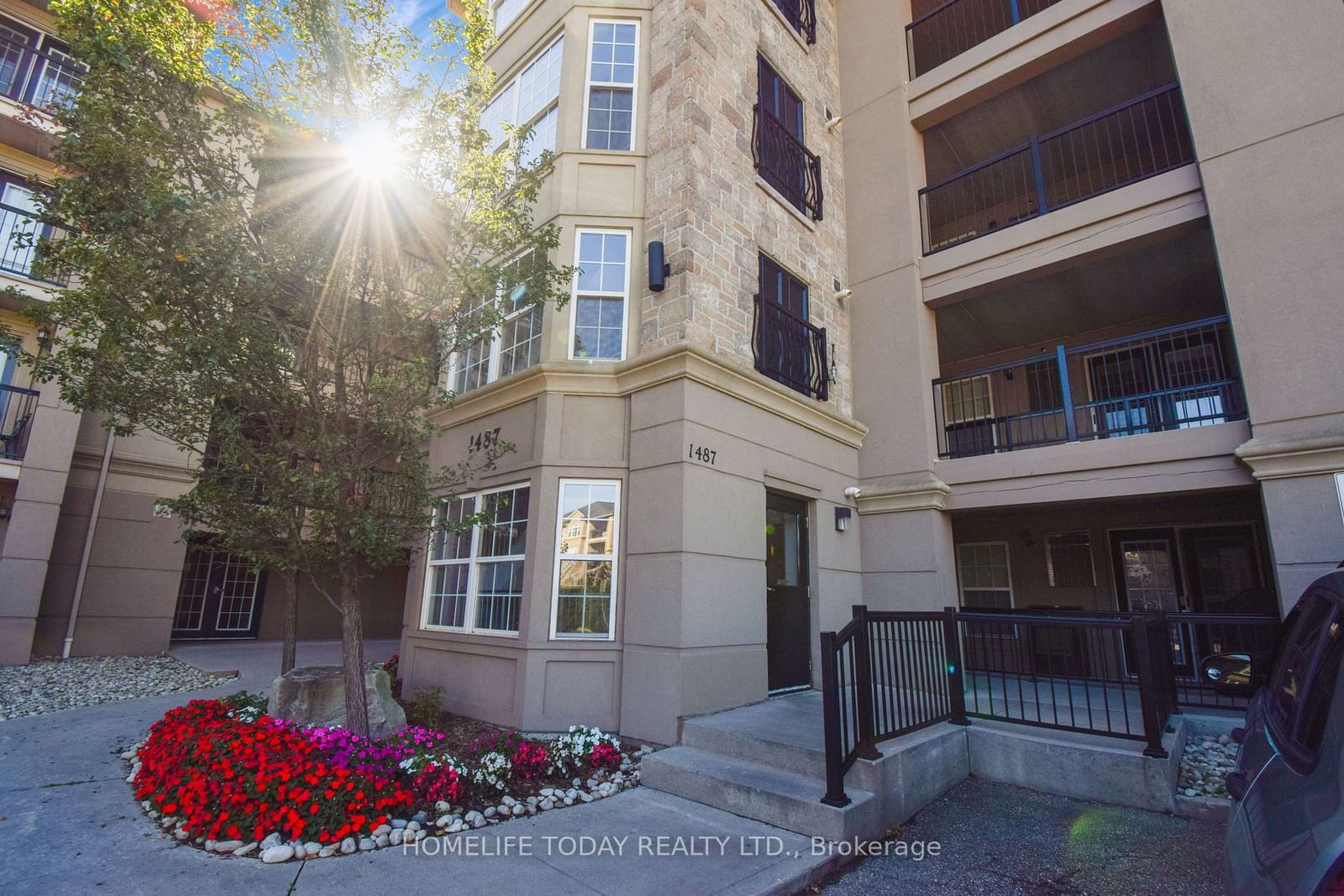 1487 Maple Ave, unit 208 for sale