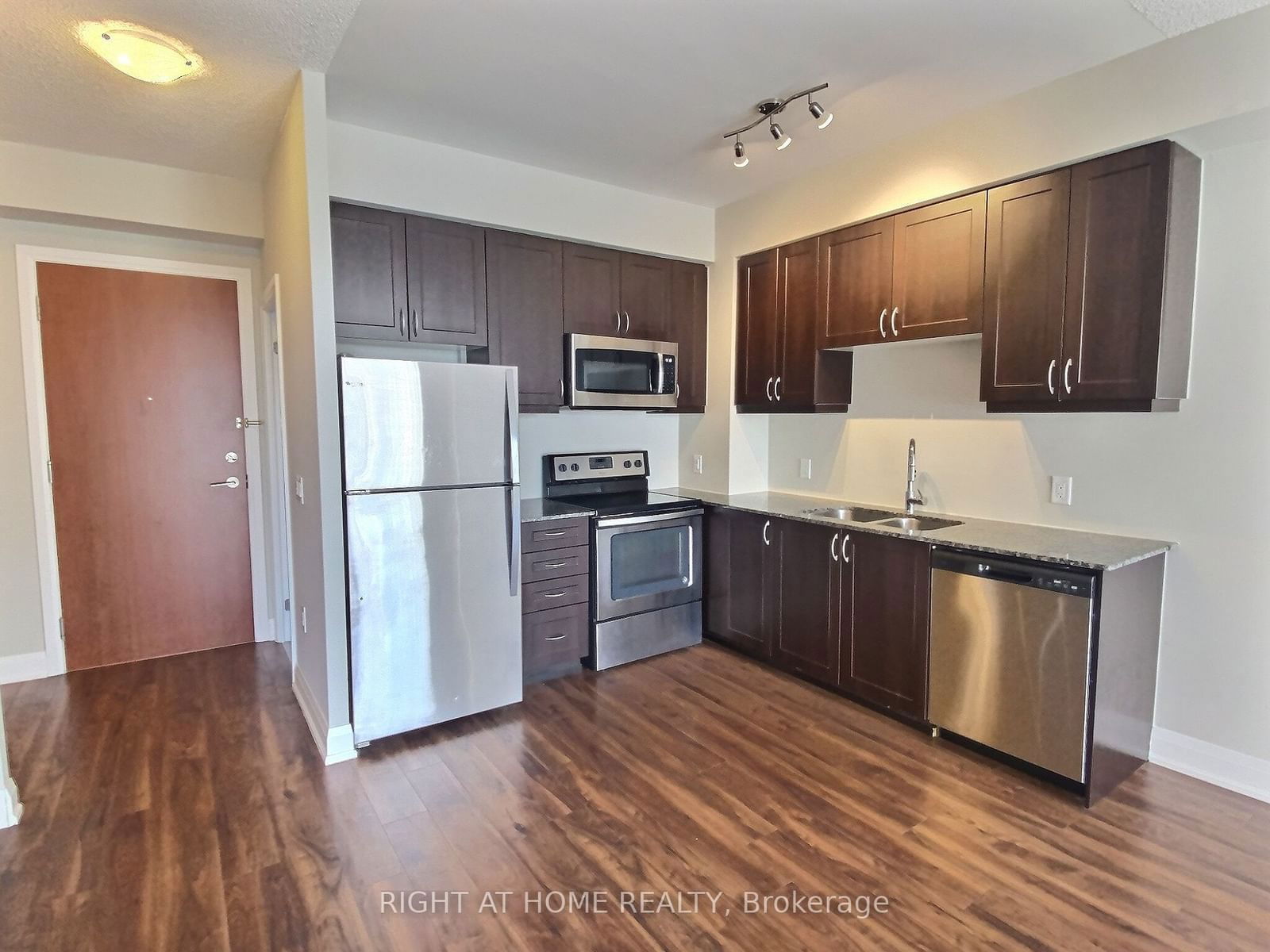 2800 Keele St, unit 416 for rent