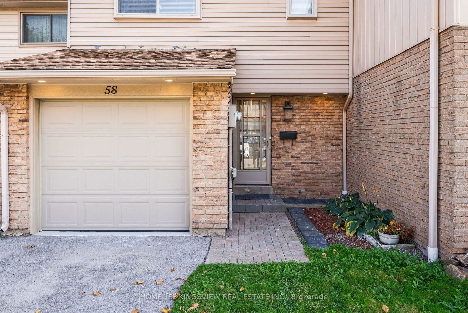 1516 Lancaster Drive Townhomes, Oakville, Toronto