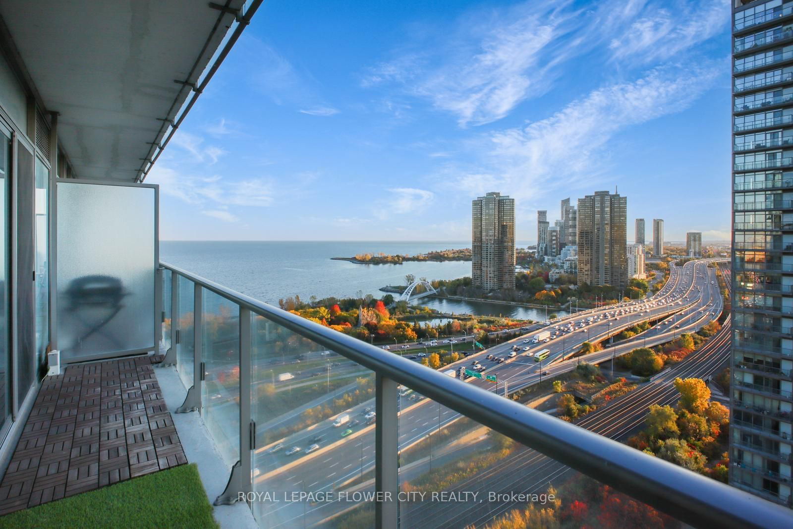 103 The Queensway Ave, unit 2407 for sale