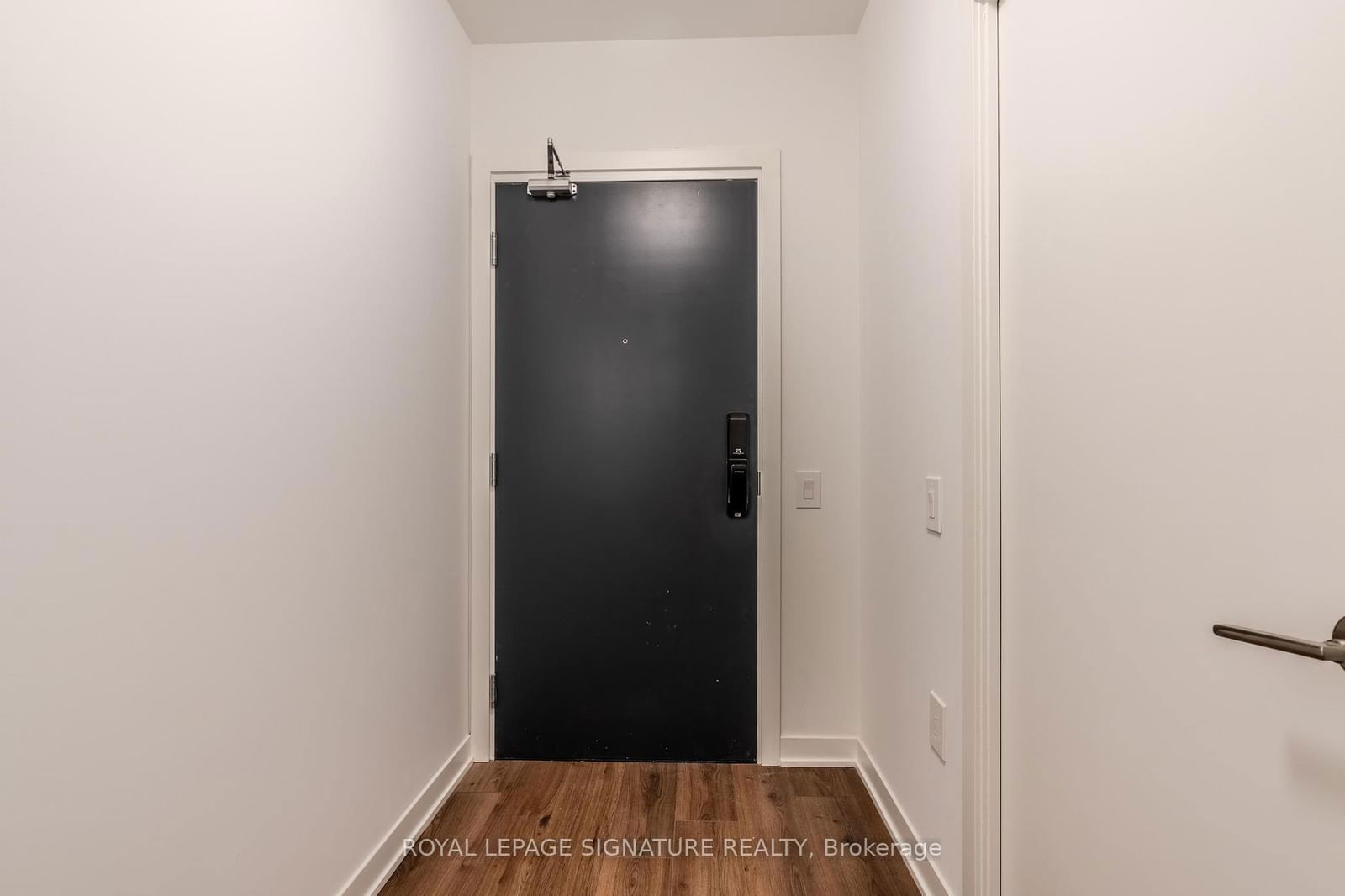 395 Dundas St W, unit 233 for rent