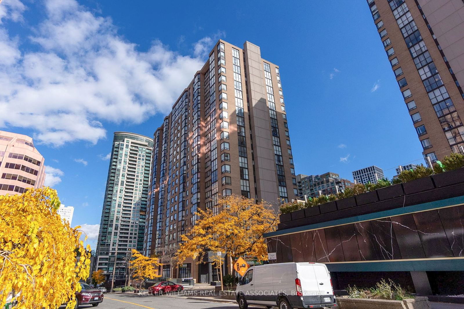 265 Enfield Pl, unit 1406 for sale