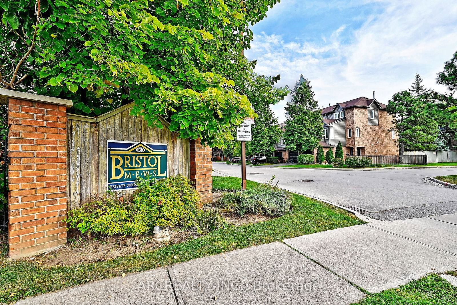 Bristol Mews Townhomes, Mississauga, Toronto