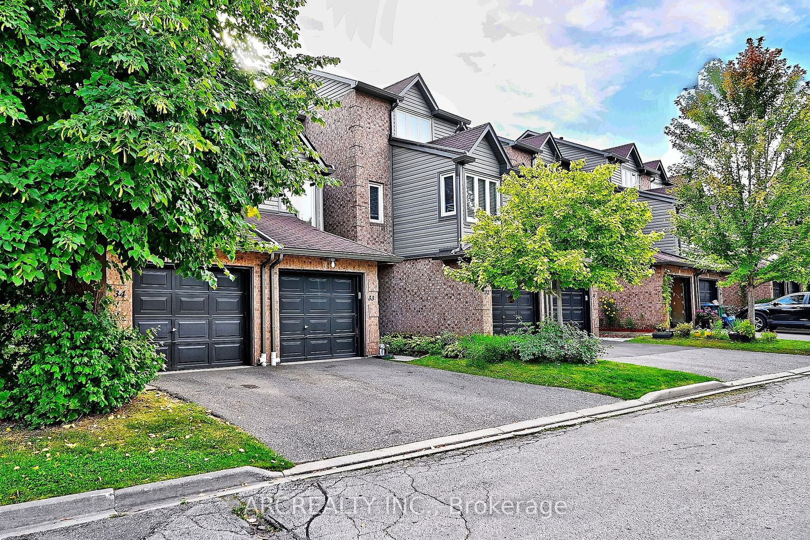 Bristol Mews Townhomes, Mississauga, Toronto