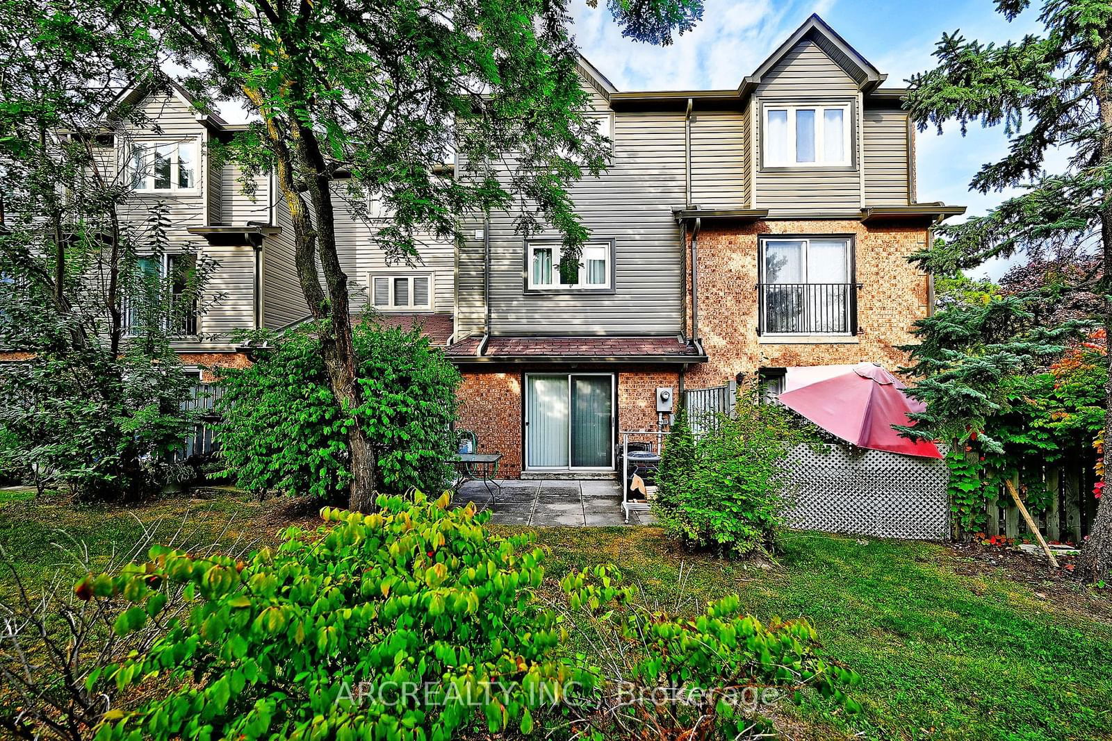 Bristol Mews Townhomes, Mississauga, Toronto