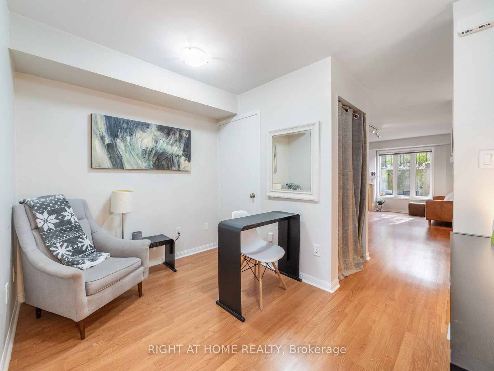 26 Laidlaw St, unit 1533 for sale