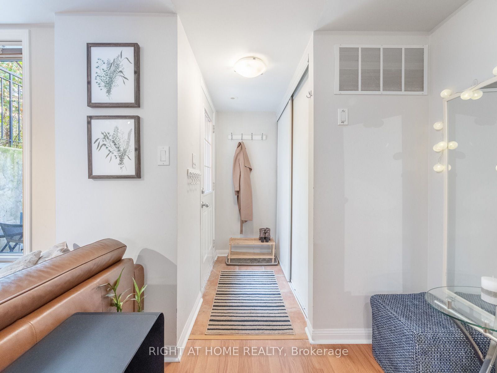 26 Laidlaw St, unit 1533 for sale