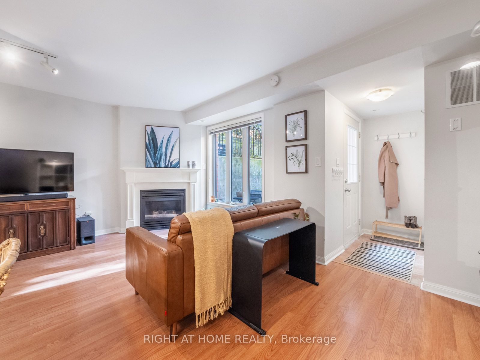 26 Laidlaw St, unit 1533 for sale