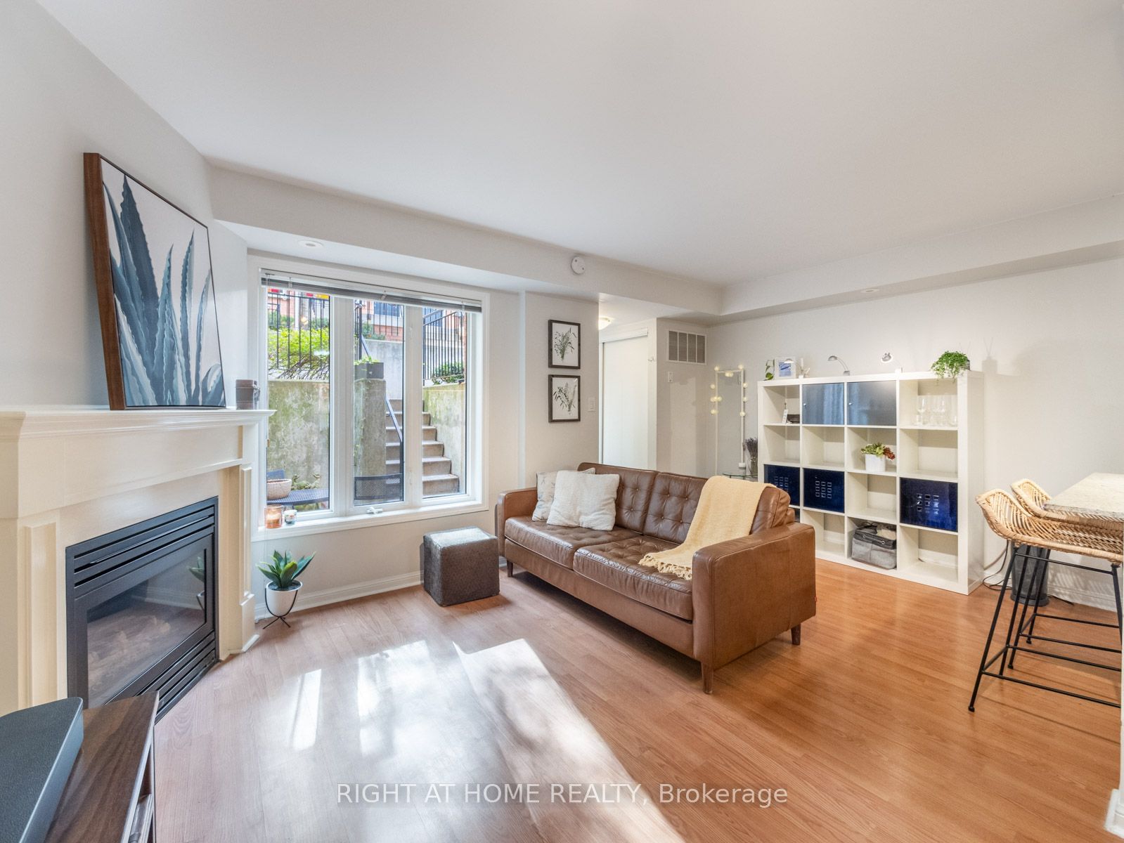 26 Laidlaw St, unit 1533 for sale