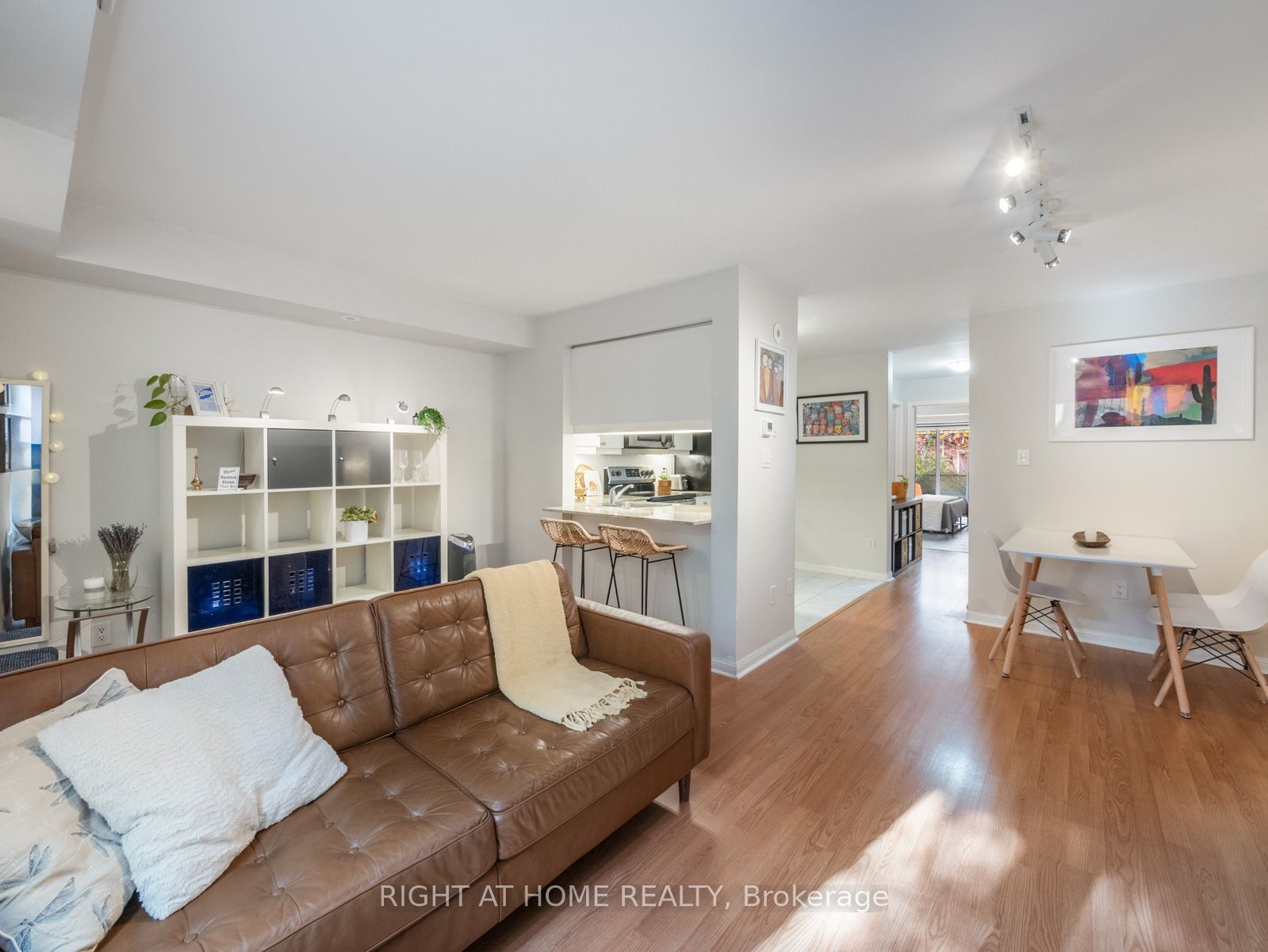 26 Laidlaw St, unit 1533 for sale