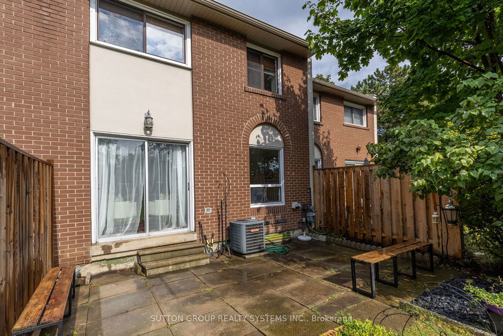 1180 Mississauga Valley Townhomes, Mississauga, Toronto