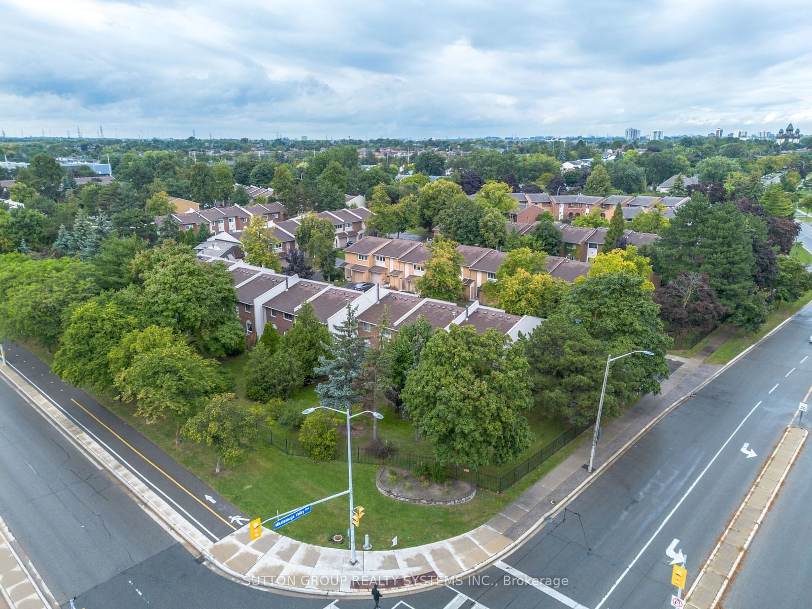 1180 Mississauga Valley Townhomes, Mississauga, Toronto