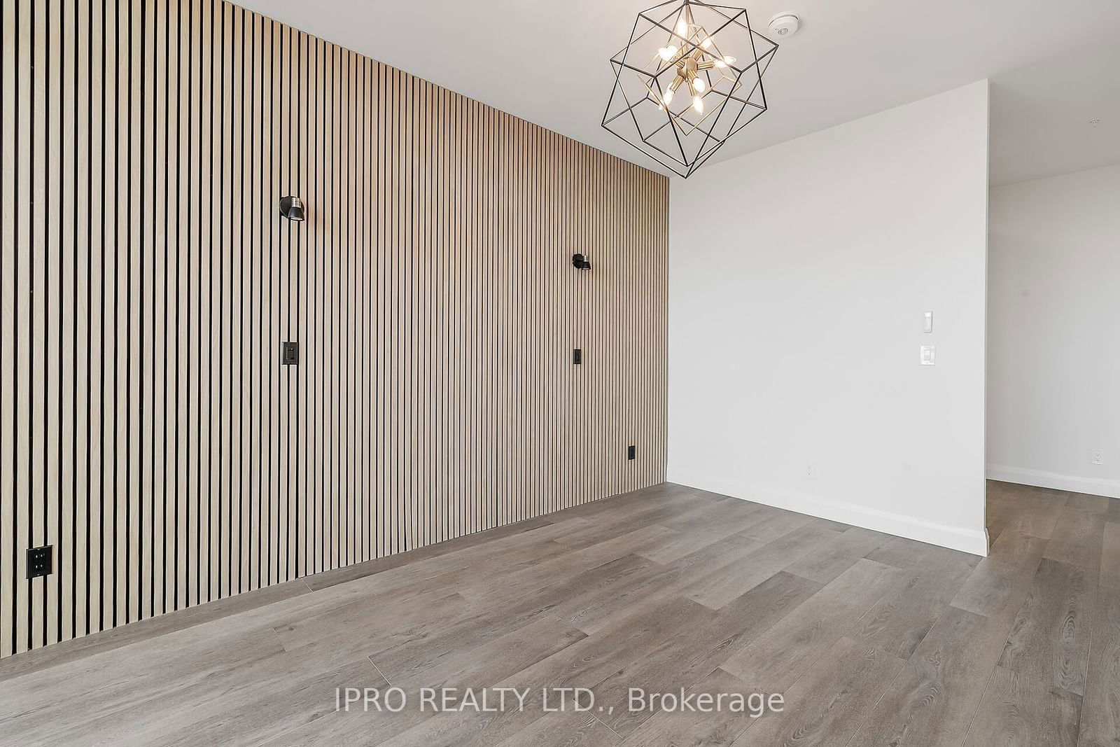 500 Brock Ave, unit 2002 for sale