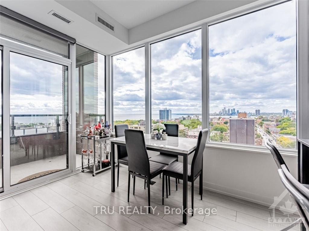 270 DUFFERIN St, unit LPH12 for sale