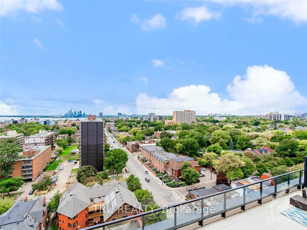 270 DUFFERIN St, unit LPH12 for sale