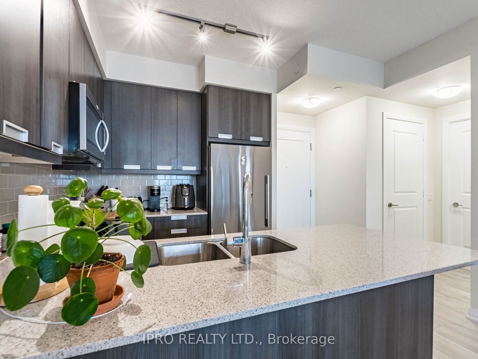 35 Watergarden Dr, unit 1916 for sale