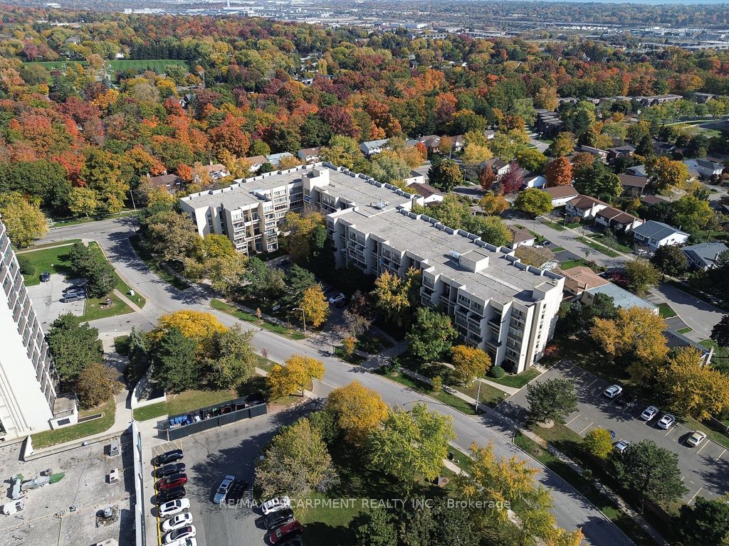 The Villas Condos, Oakville, Toronto