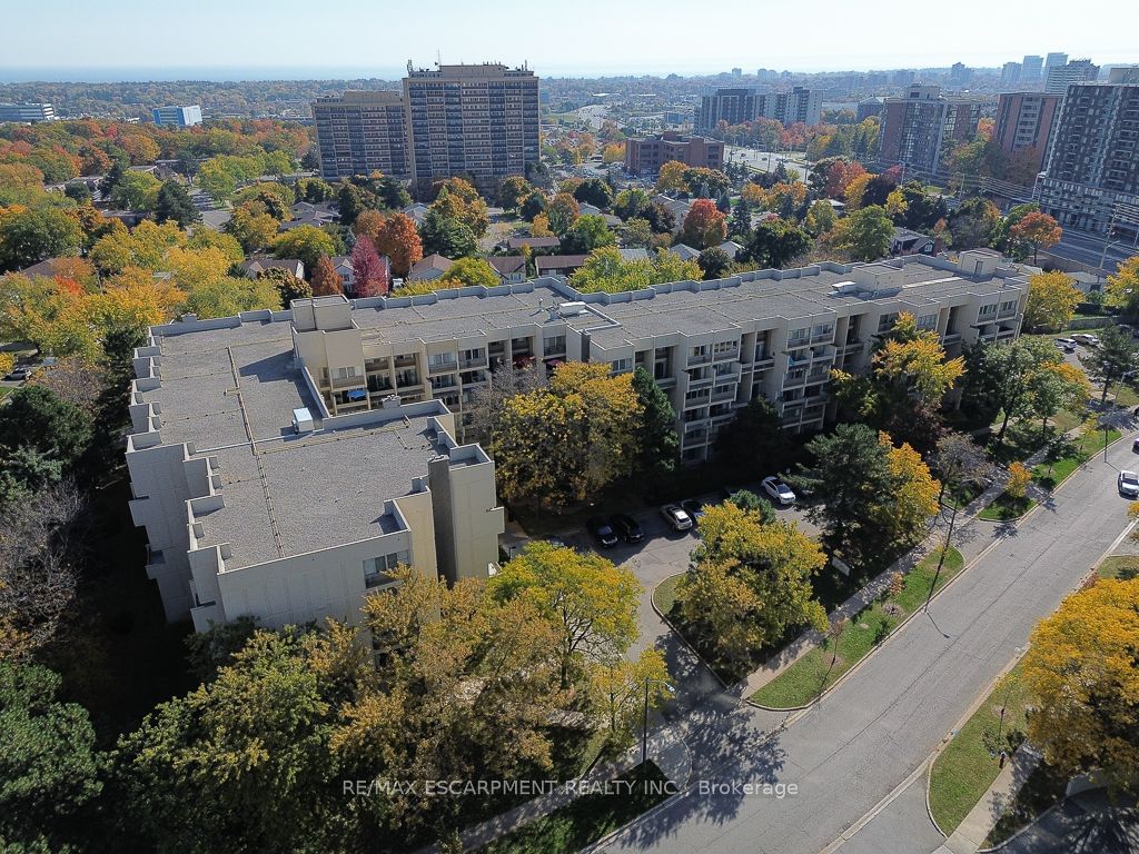 1300 Marlborough Crt, unit 119 for sale