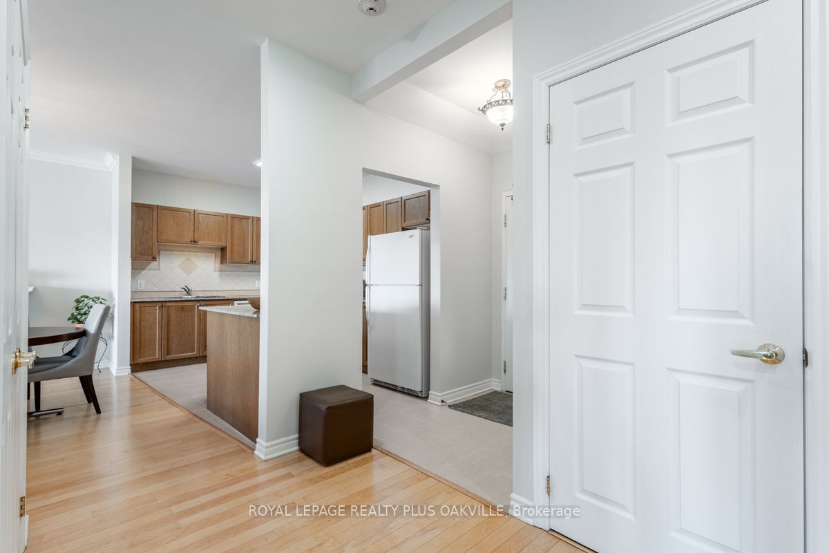 1499 Nottinghill Gate, unit 403 for sale