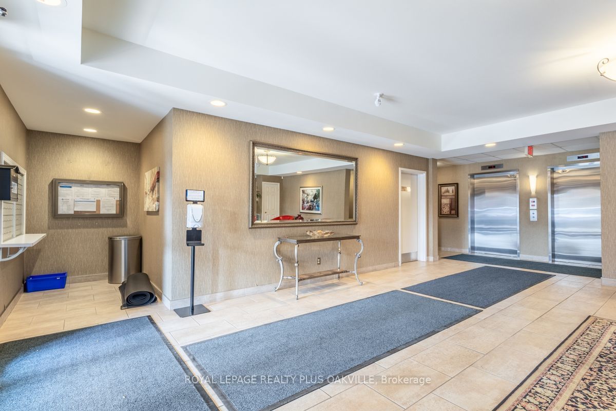 1499 Nottinghill Gate, unit 403 for sale