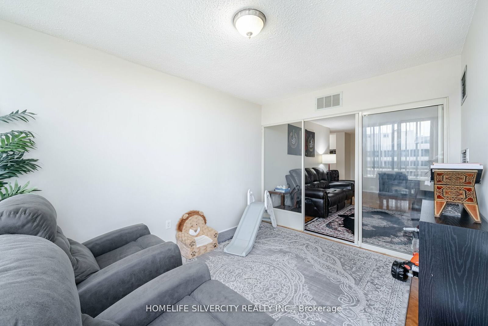 5 Lisa St, unit 1512 for sale