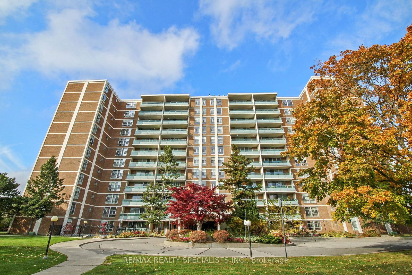 44 Longbourne Dr, unit 705 for sale