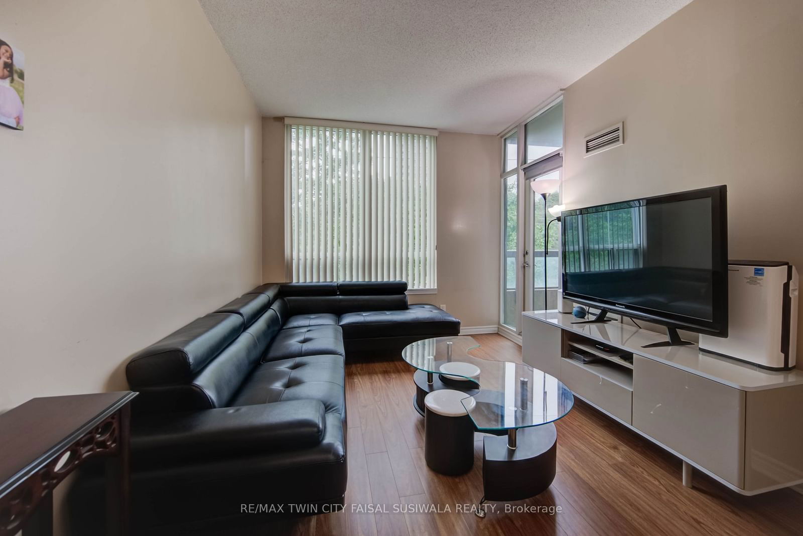 3504 Hurontario St, unit 205 for sale