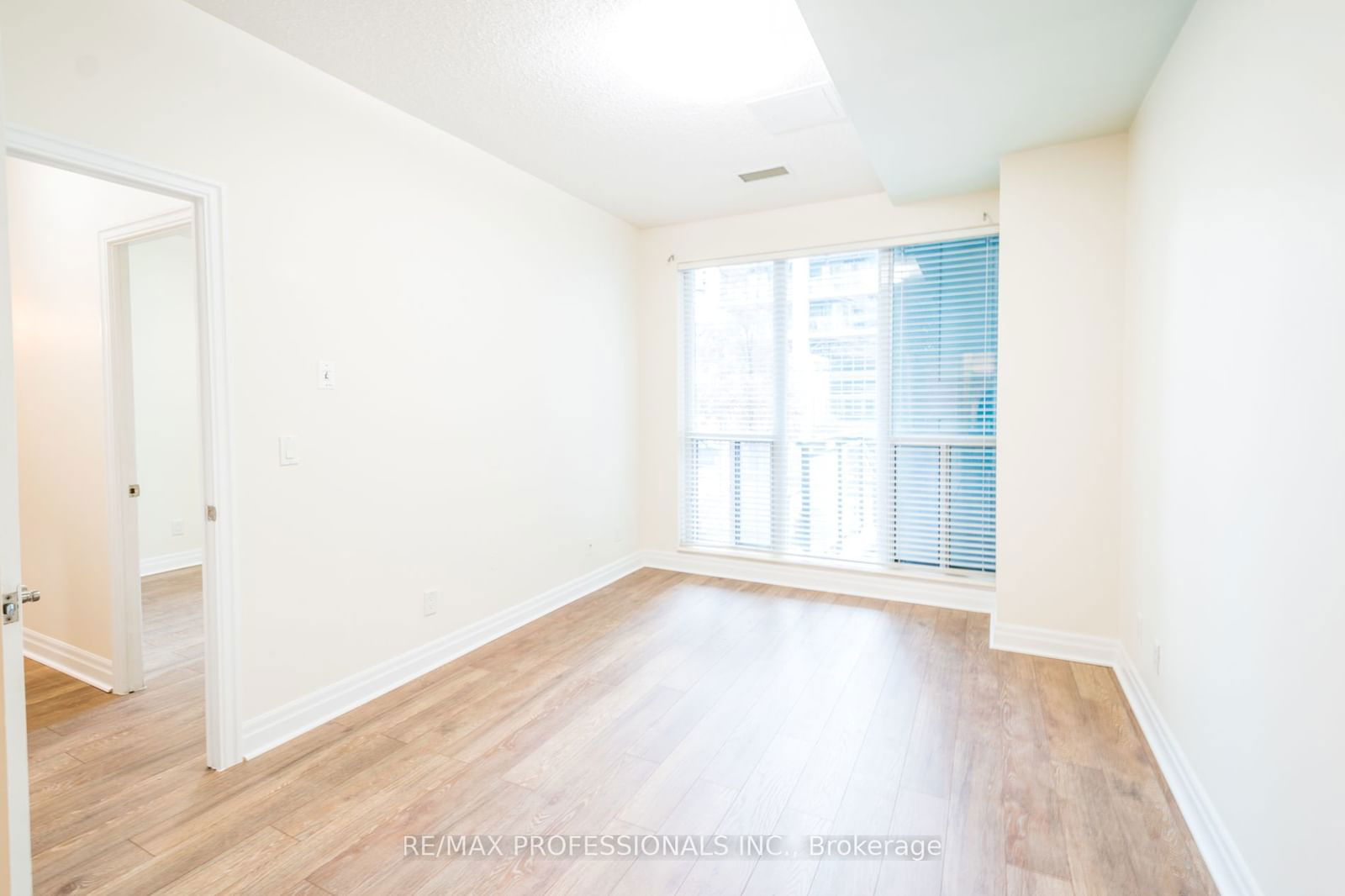 2119 Lake Shore Blvd W, unit 110 for rent