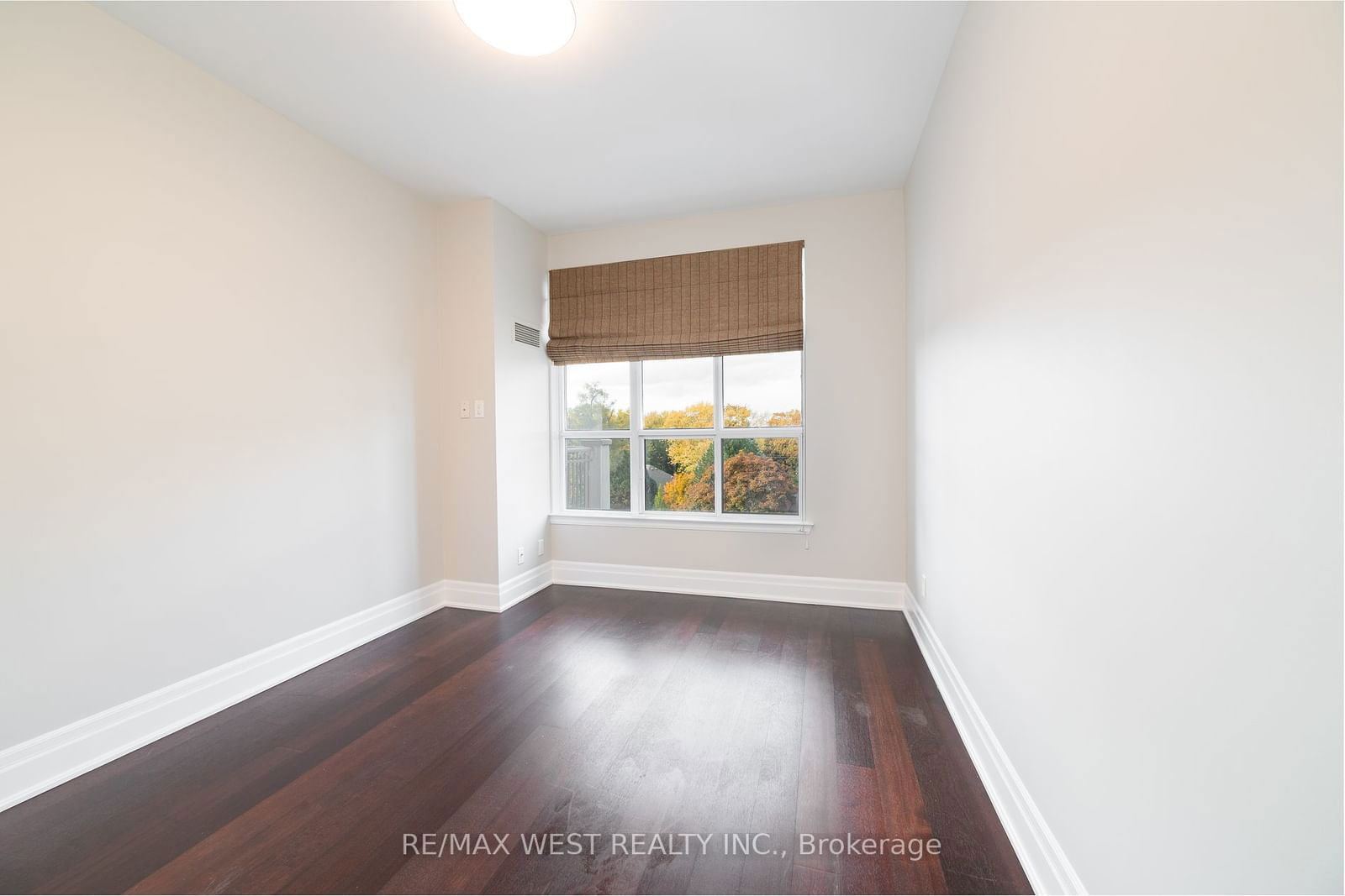 2855 Bloor St W, unit 710 for rent