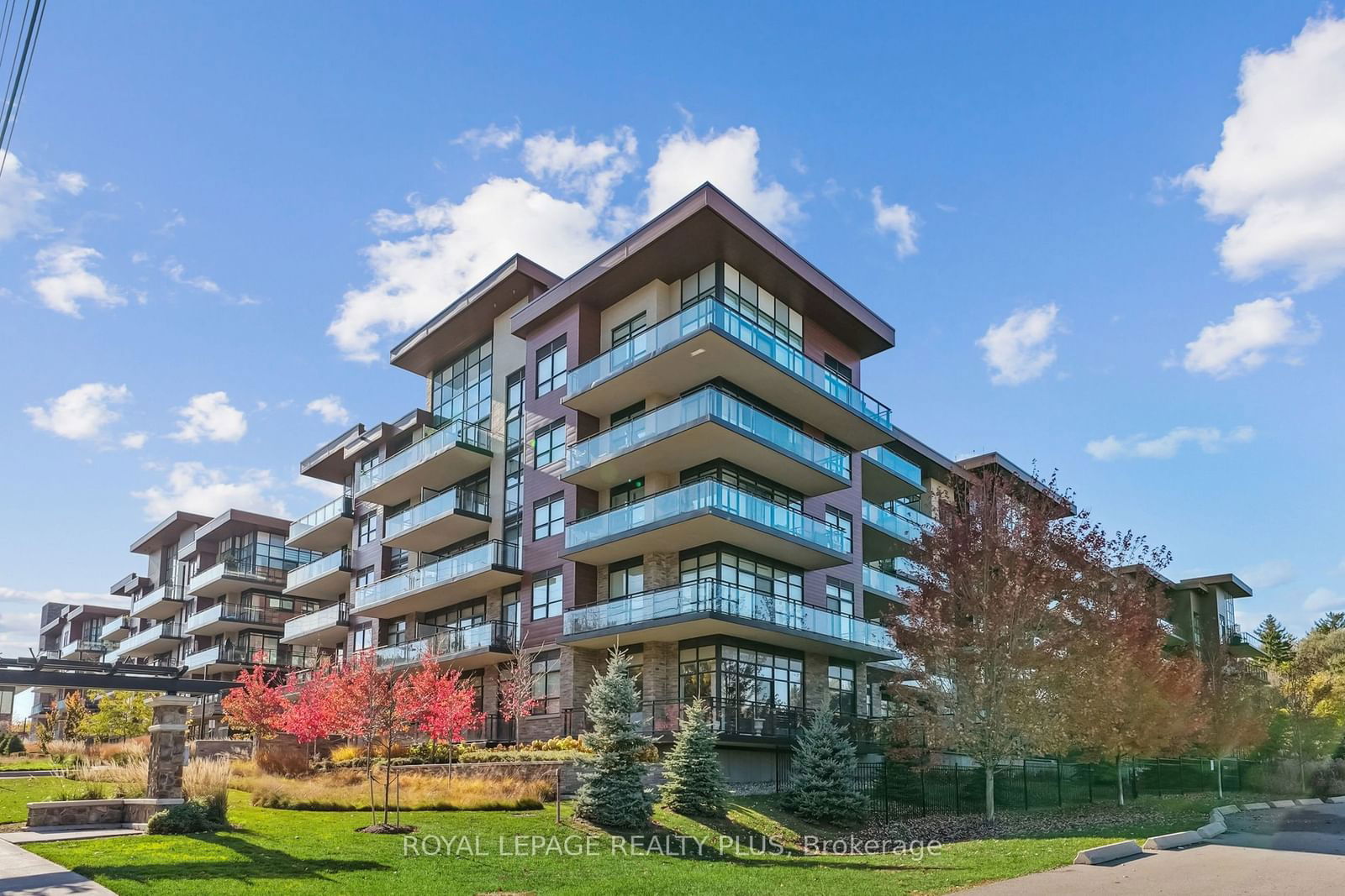 1575 Lakeshore Rd W, unit 116 for sale